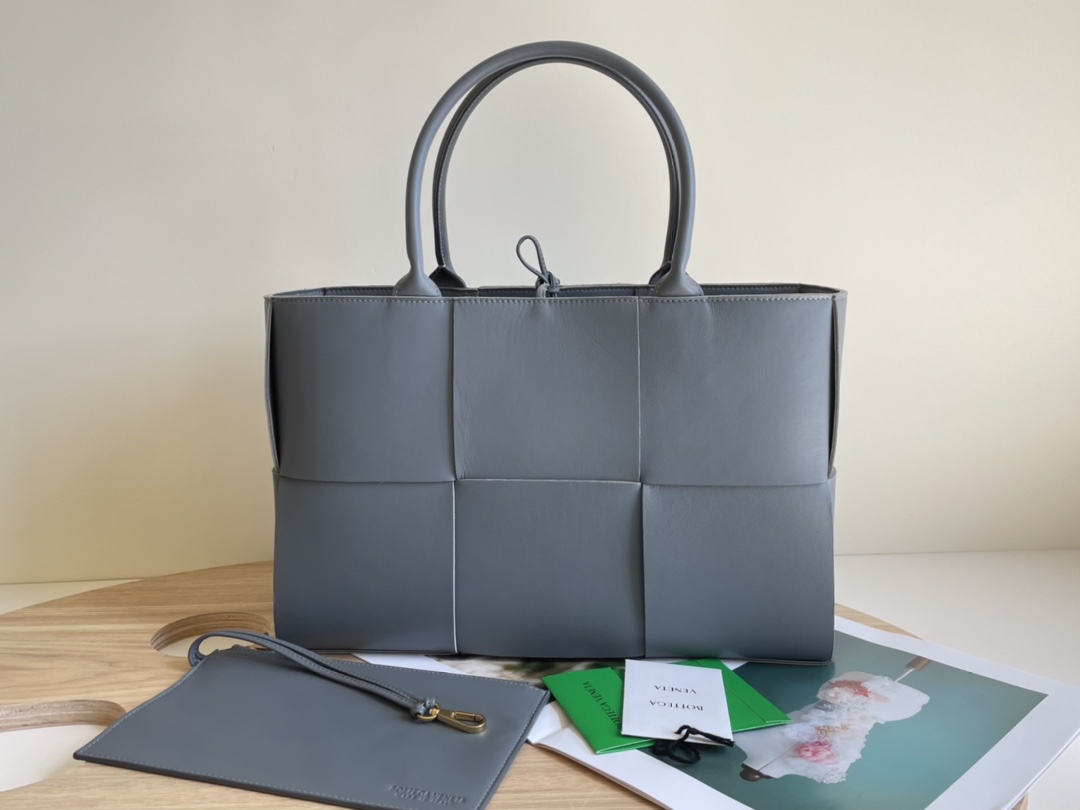 Medium Arco Intreccio Leather Tote Bag Dark Grey